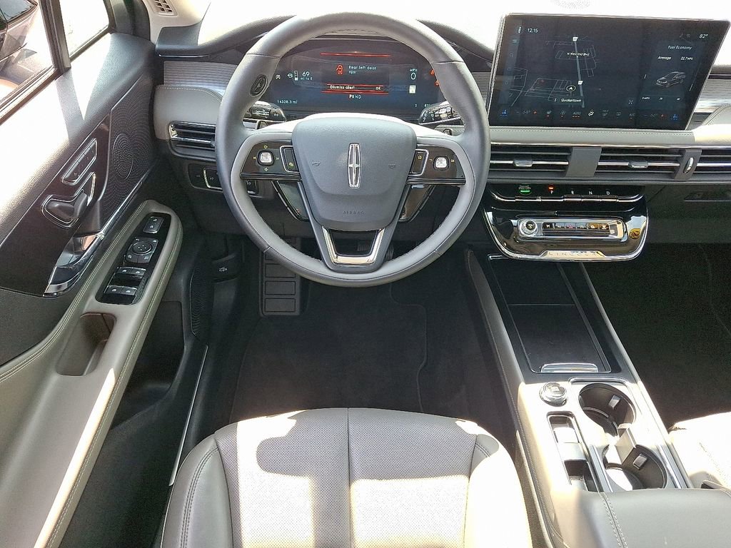 Used 2024 Lincoln Corsair AWD w/ Equipment Group 101A image 12