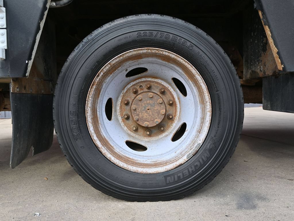 Used 2016 Ford F550 2WD Regular Cab Super Duty image 20