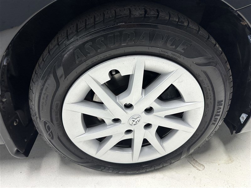 Used 2016 Toyota Prius V Four image 14