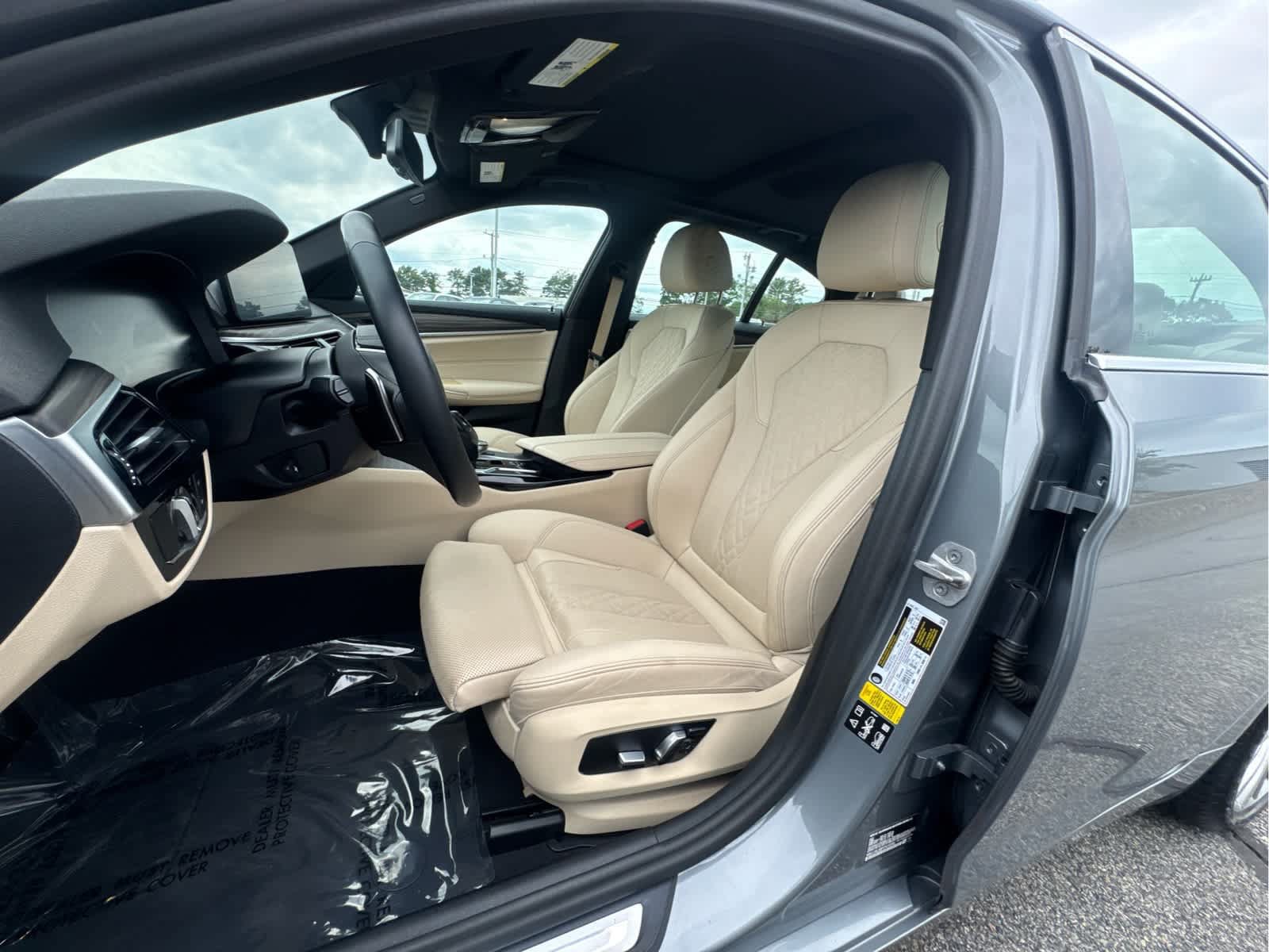 Used 2023 BMW 530i xDrive w/ Convenience Package AWD/4WD image 12