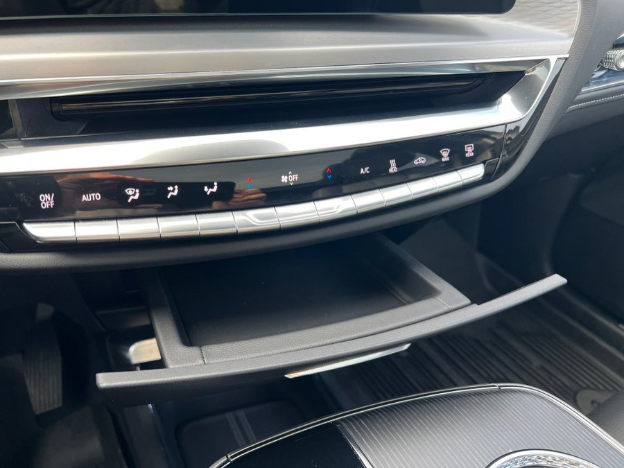 Used 2024 Cadillac Lyriq Luxury w/ LPO, Floor Liner Package image 31