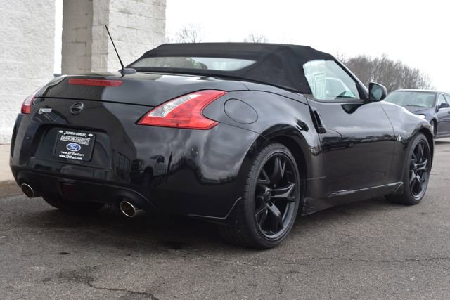 Used 2010 Nissan 370Z Touring w/ Sport Pkg image 15