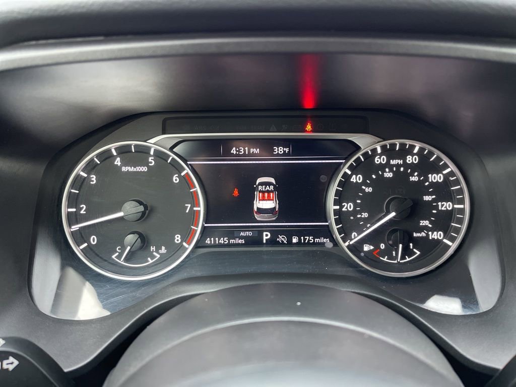 Used 2024 Nissan Rogue SV image 9