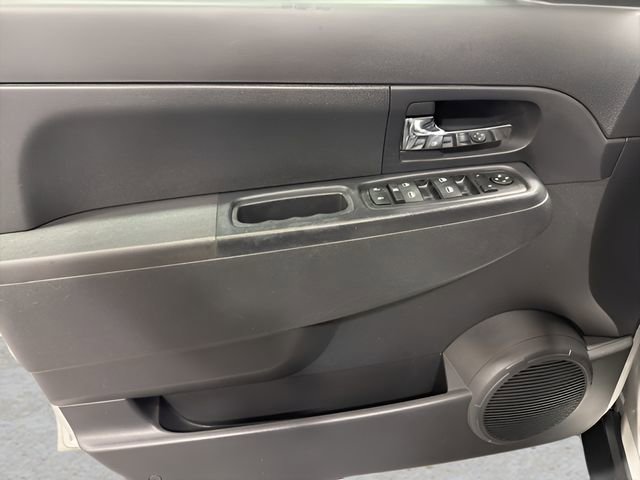 Used 2011 Jeep Liberty Sport image 9