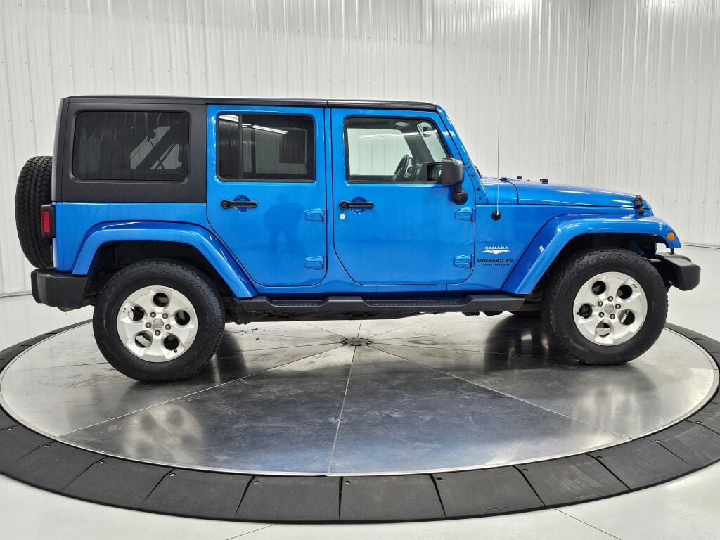 Used 2015 Jeep Wrangler Unlimited Sahara w/ Connectivity Group AWD/4WD image 6
