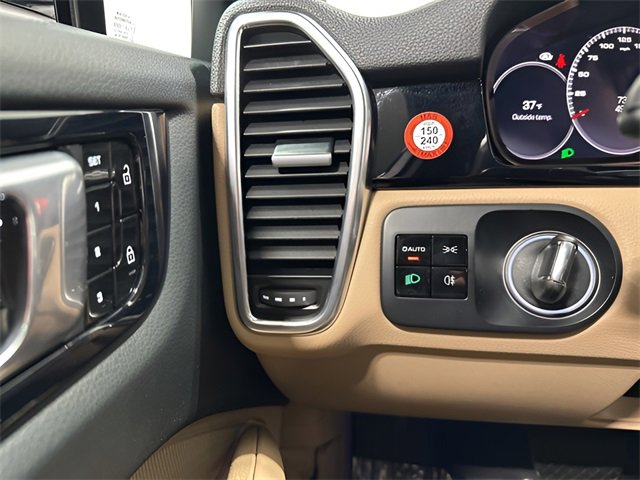Used 2021 Porsche Cayenne image 16