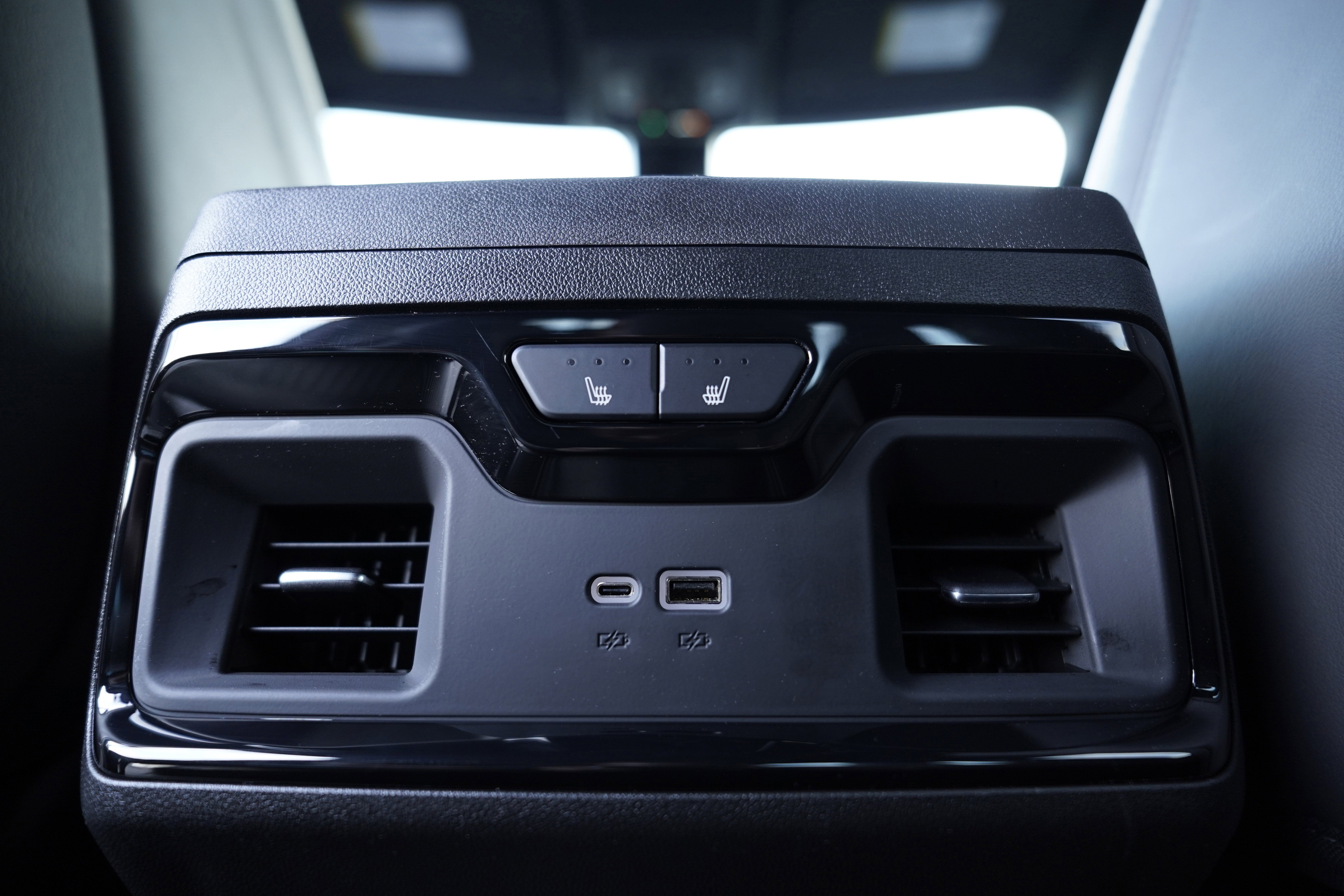 Used 2025 GMC Sierra 2500 AT4X image 12