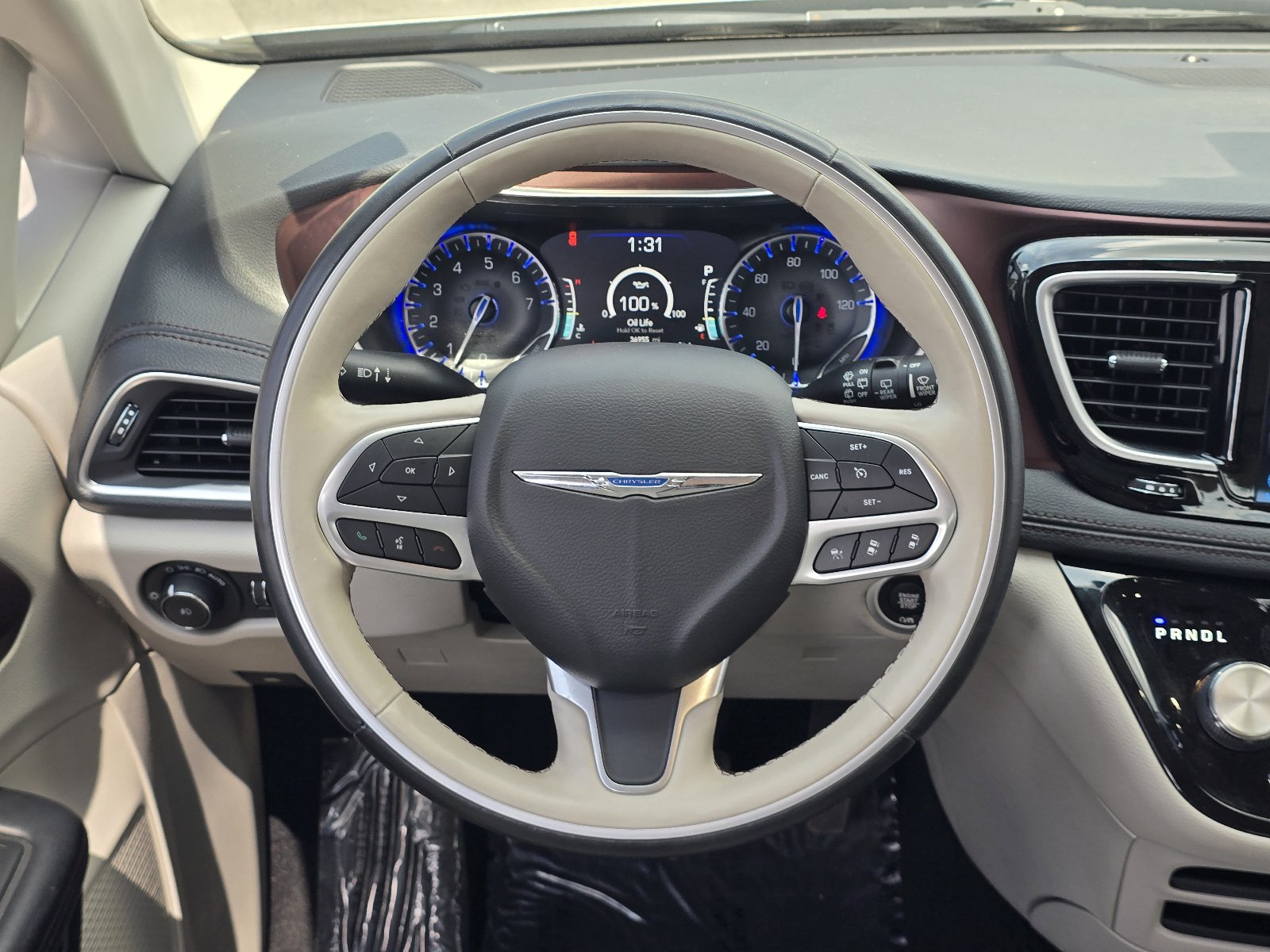 Used 2020 Chrysler Pacifica Limited w/ Advanced Safetytec Group FWD image 15