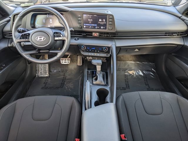 Used 2025 Hyundai Elantra Sport image 10