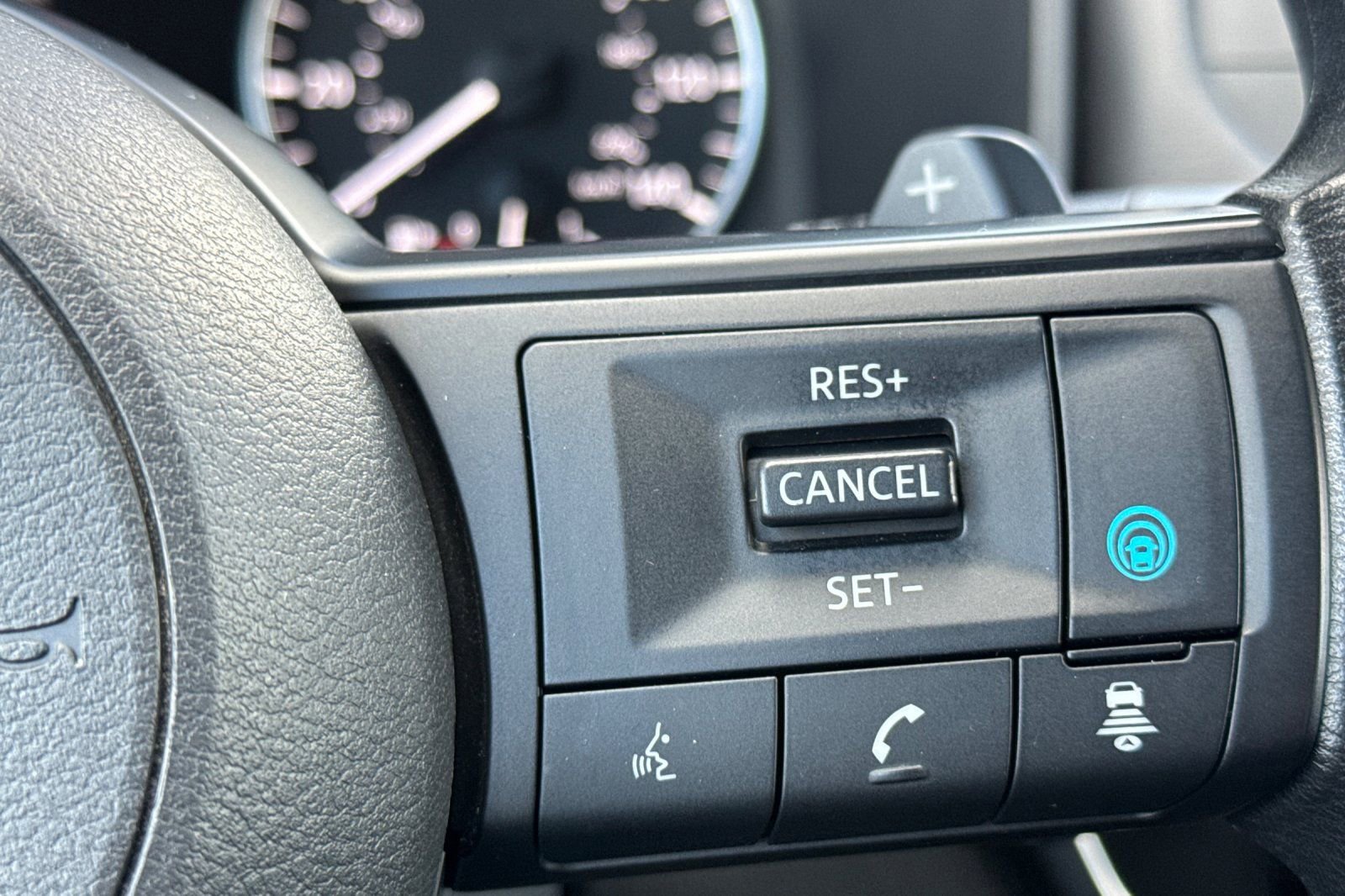 Used 2024 Nissan Rogue SV image 27