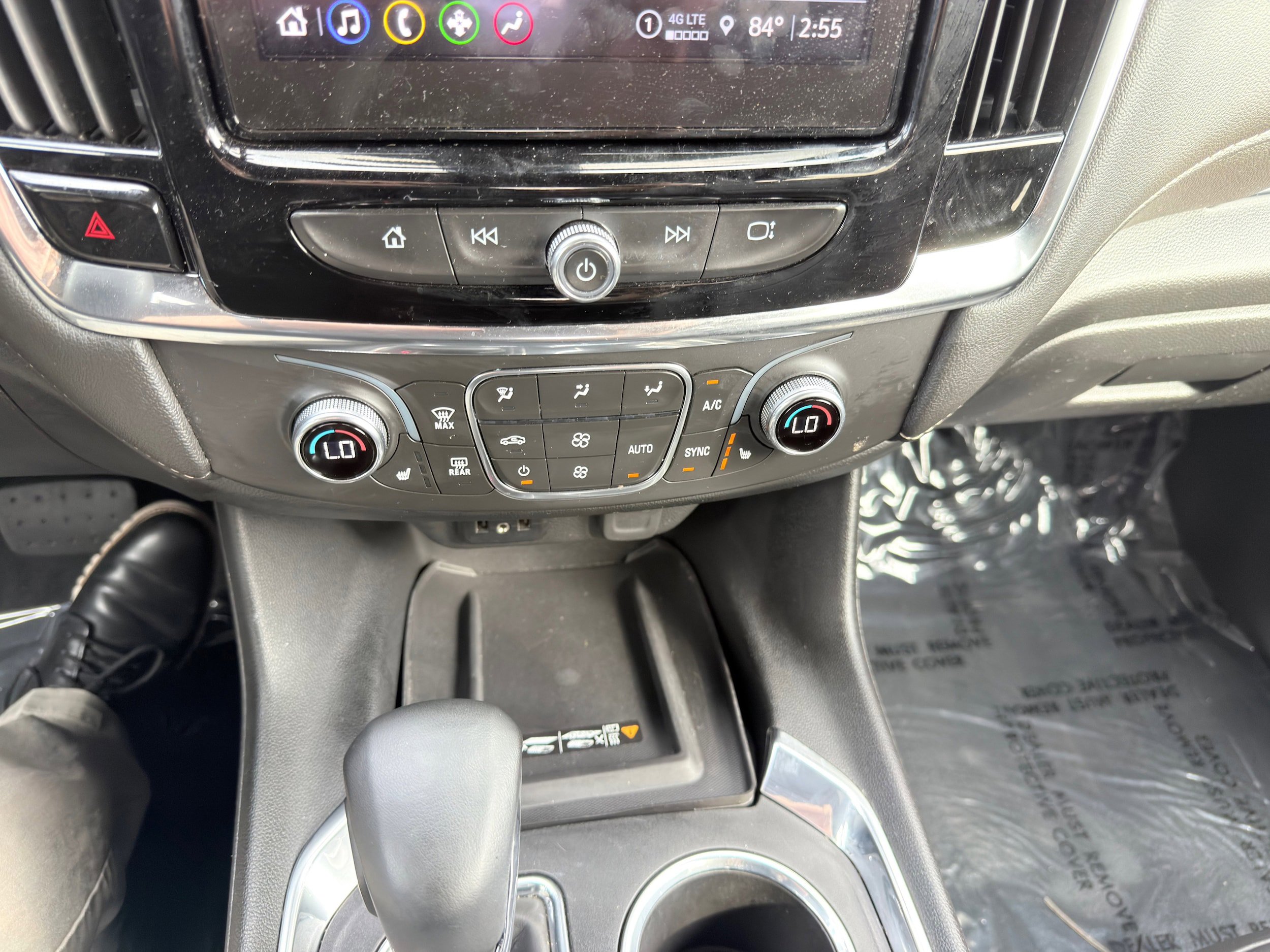 Used 2023 Chevrolet Traverse LT FWD image 28