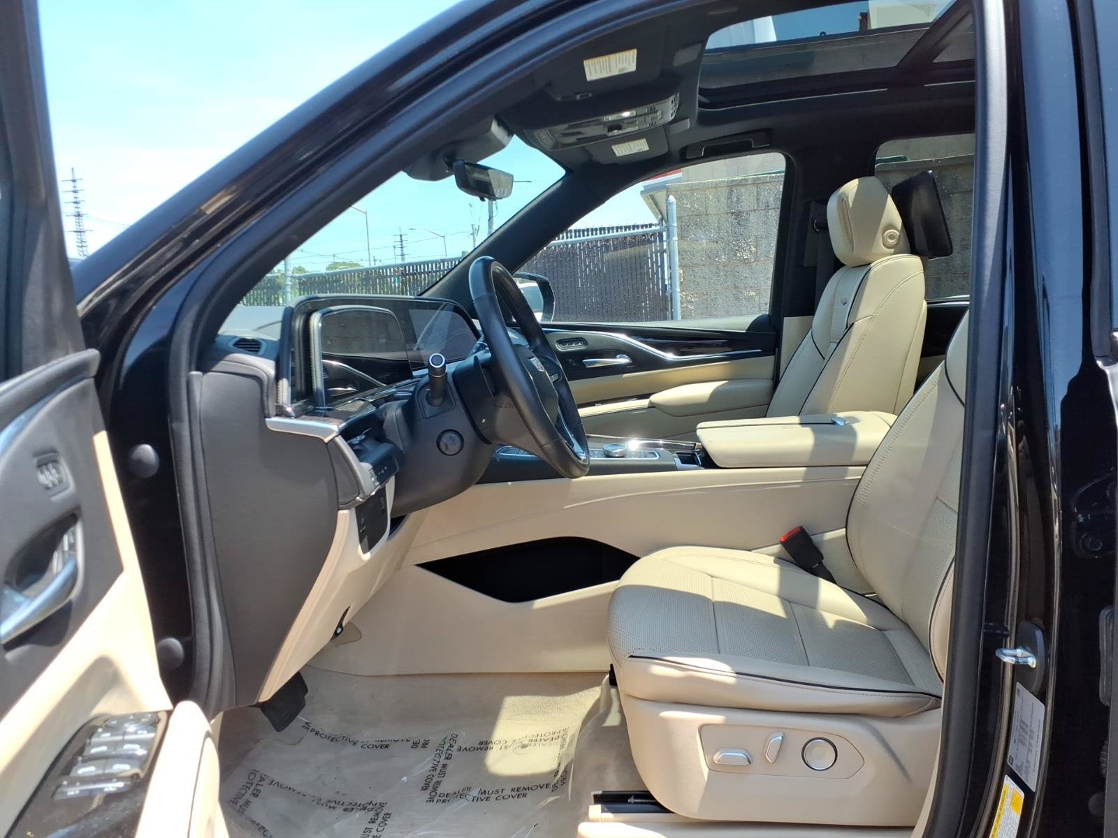 Used 2021 Cadillac Escalade Premium Luxury AWD/4WD image 20