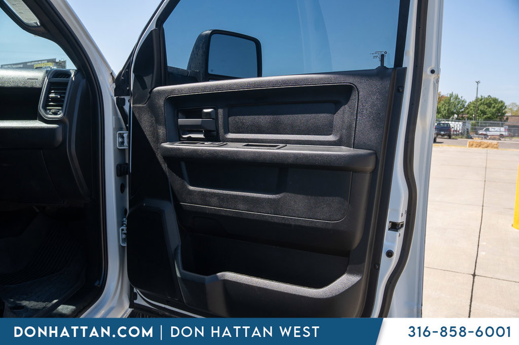 Used 2024 RAM 3500 Tradesman w/ Chrome Appearance Group AWD/4WD image 24