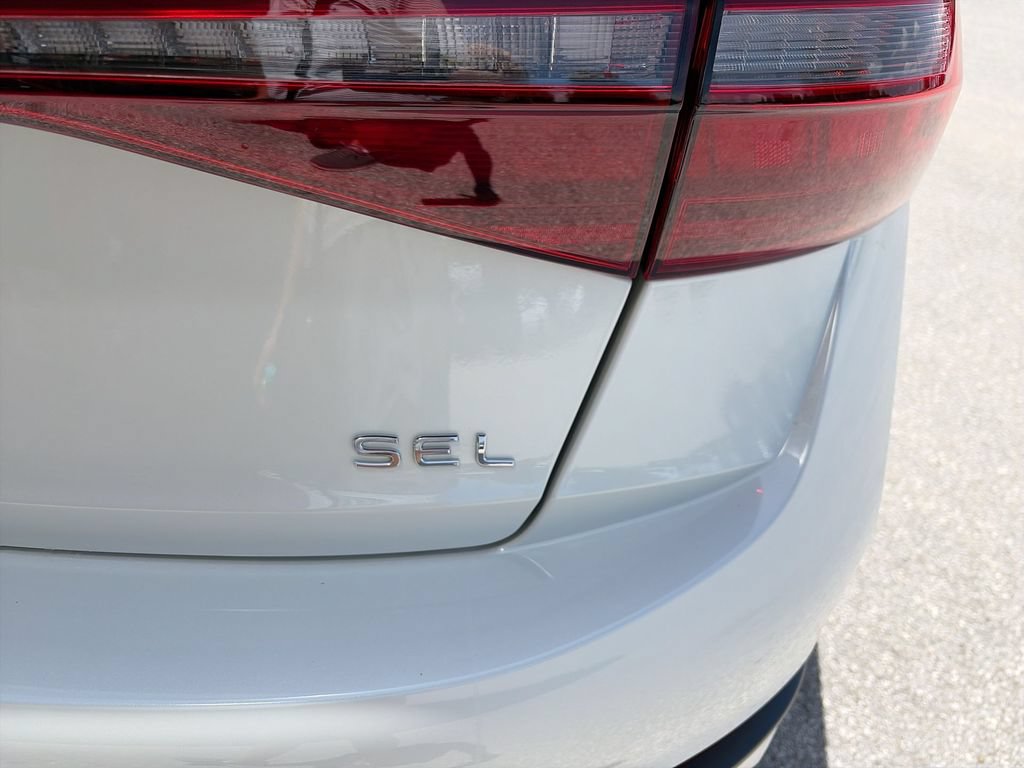 Used 2025 Volkswagen Jetta SEL FWD image 37