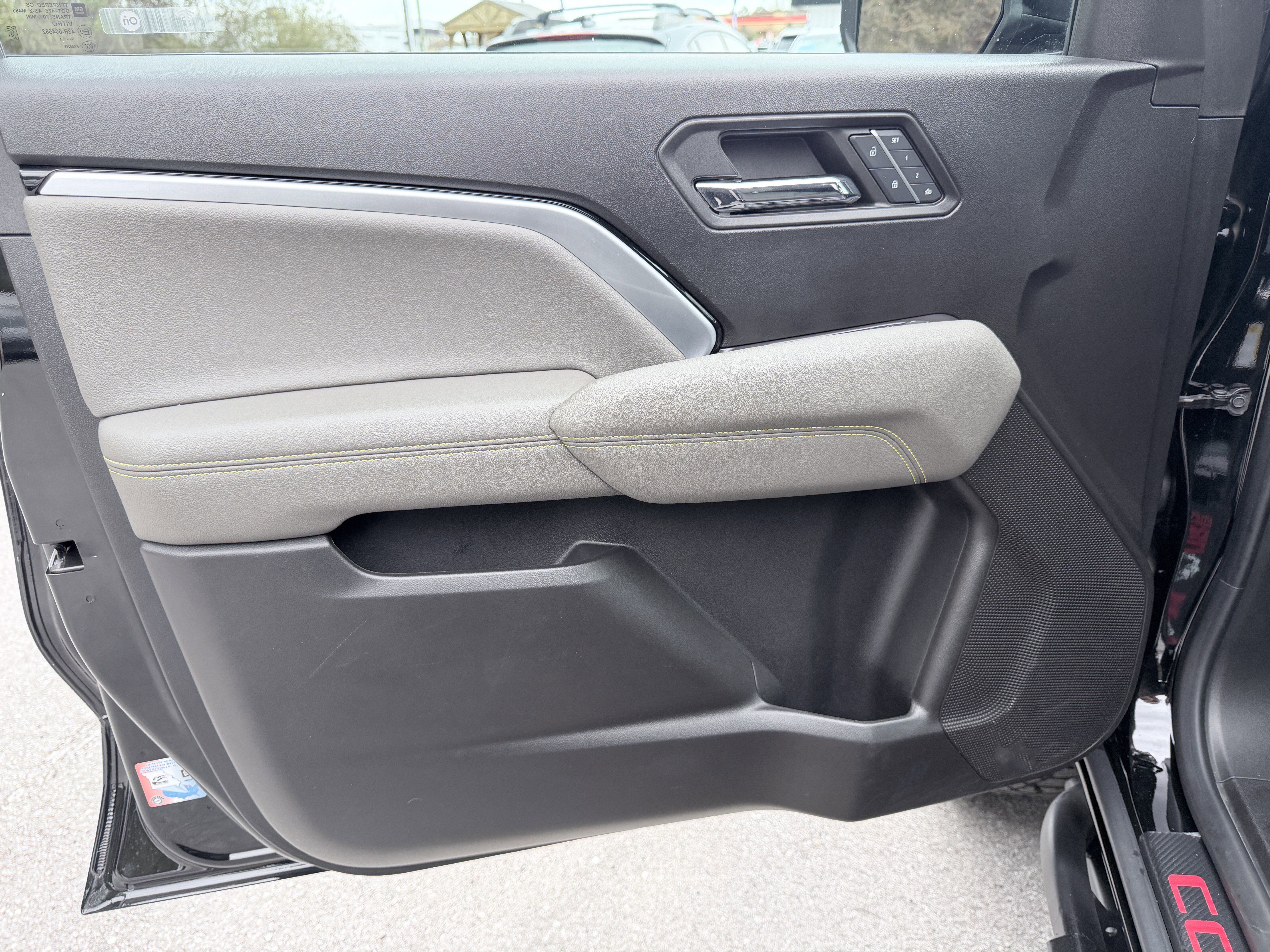 Used 2024 Chevrolet Colorado ZR2 w/ ZR2 Convenience Package III image 16