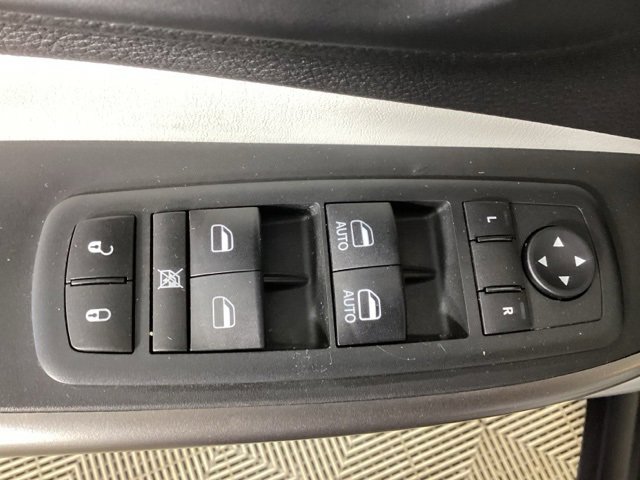 Used 2020 Jeep Cherokee Latitude Plus w/ Cold Weather Group image 16