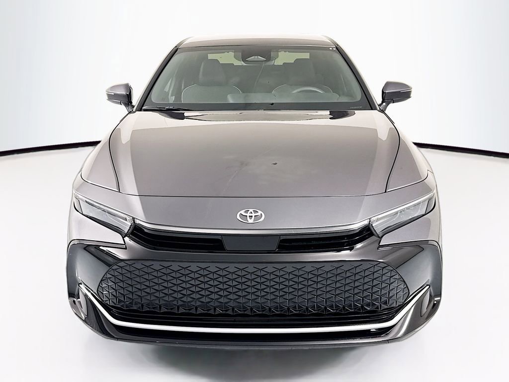 Used 2023 Toyota Crown XLE image 2