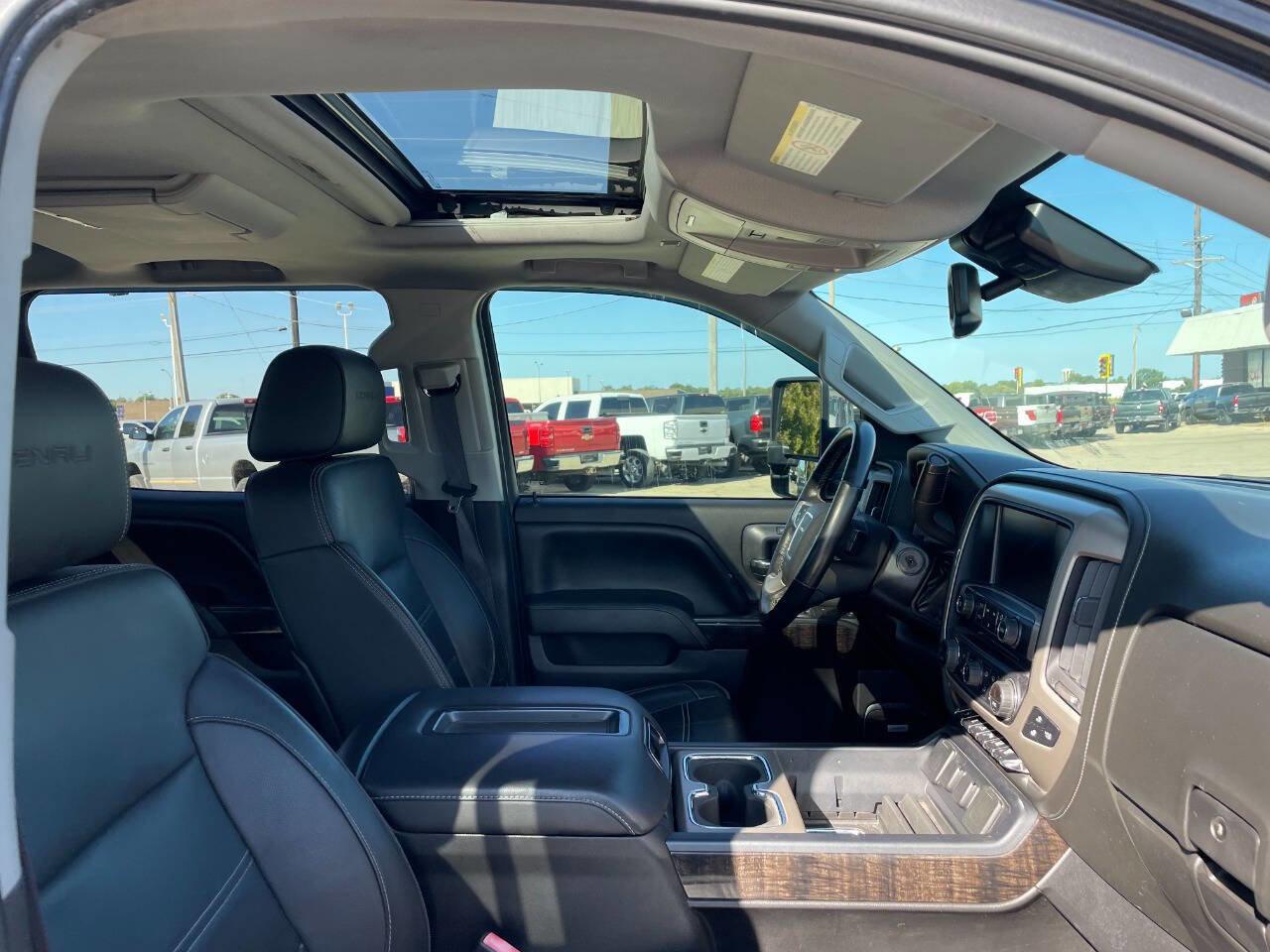 Used 2015 GMC Sierra 3500 Denali w/ Duramax Plus Package image 30