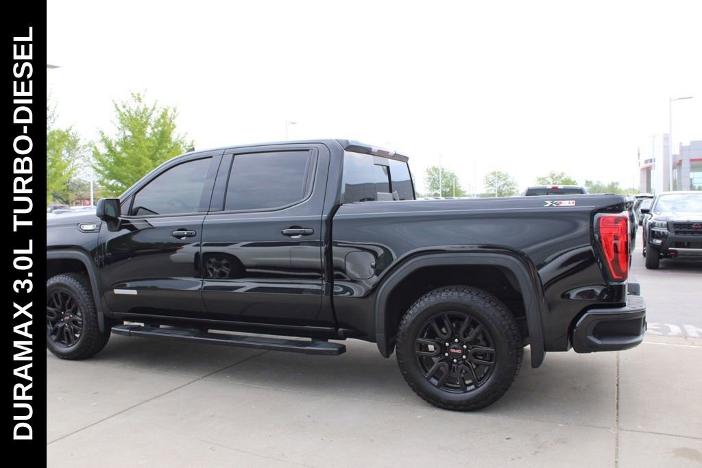 Used 2022 GMC Sierra 1500 Elevation w/ Elevation Premium Package AWD/4WD image 4