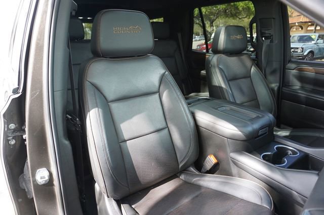 Used 2021 Chevrolet Tahoe High Country w/ Premium Package image 2