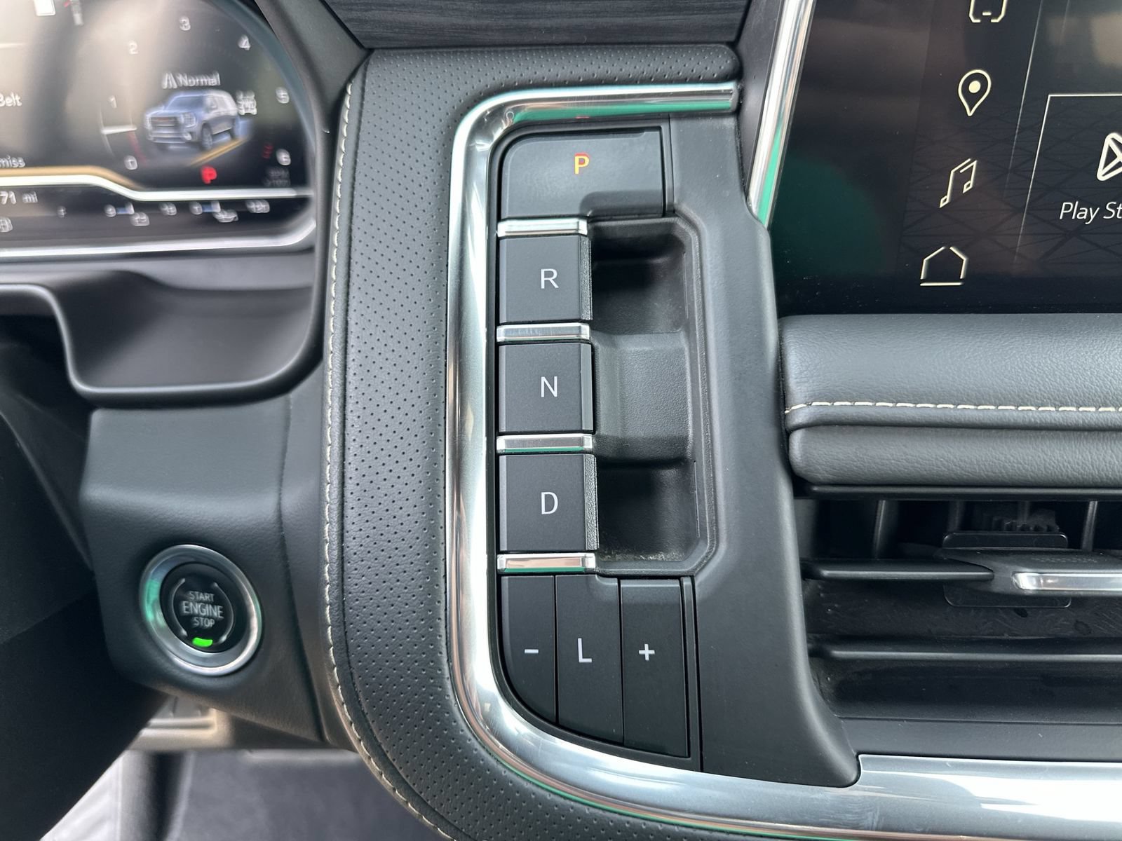 Certified 2023 GMC Yukon XL SLT AWD/4WD image 16