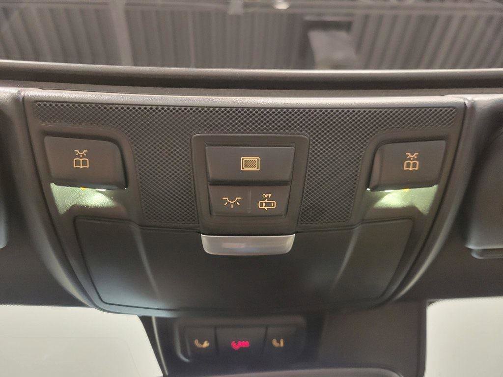 Used 2015 Mercedes-Benz SLK 350 image 24