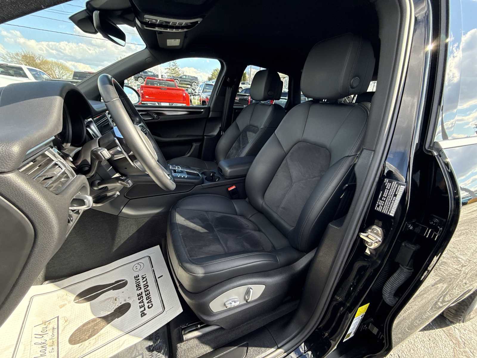 Used 2021 Porsche Macan AWD/4WD image 13