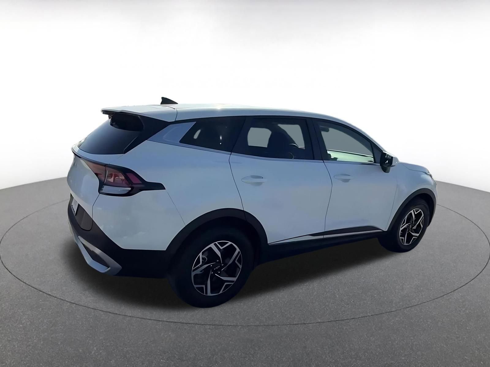 Used 2025 Kia Sportage LX image 14