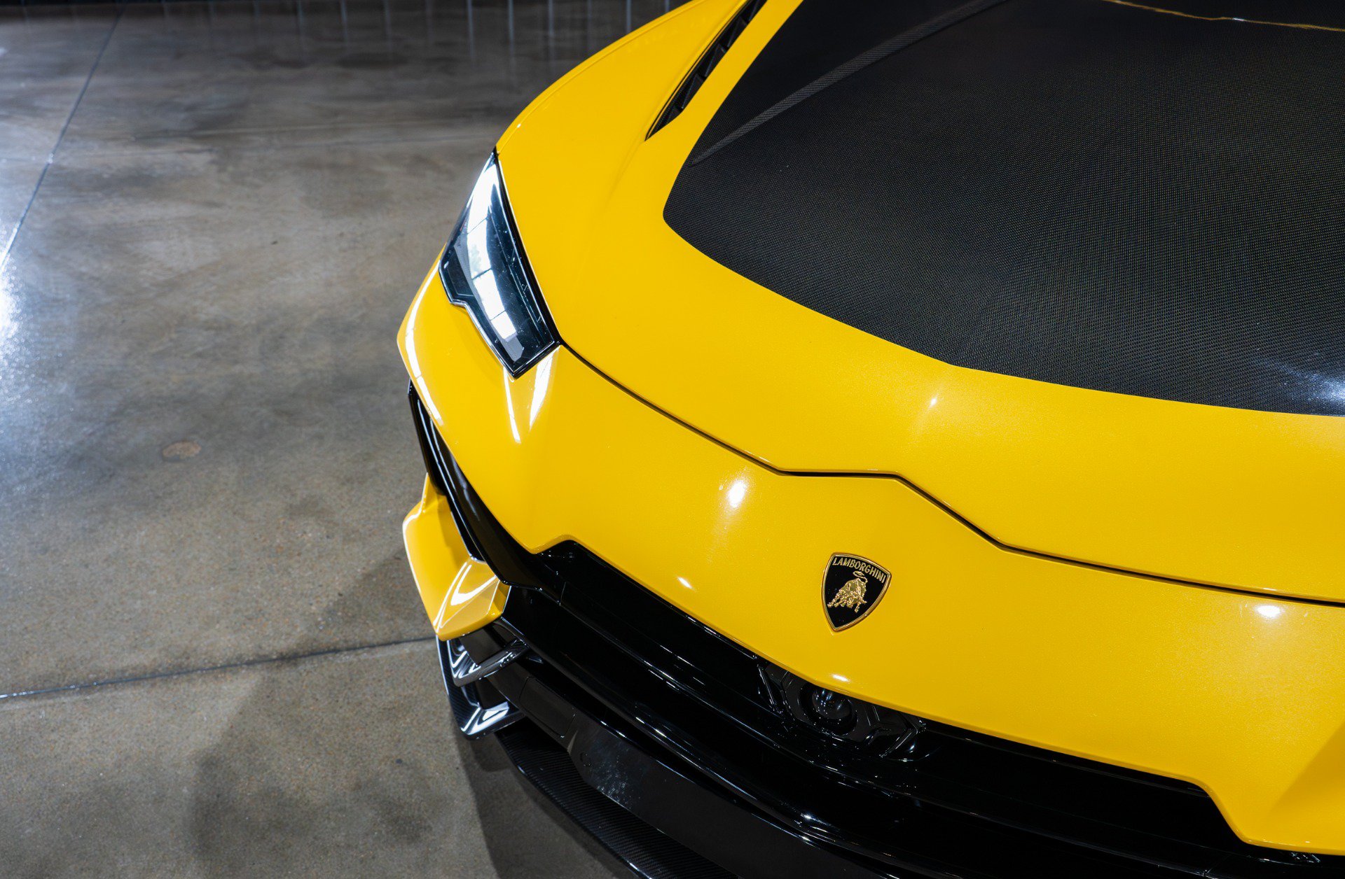 Used 2024 Lamborghini Urus Performante AWD/4WD image 32
