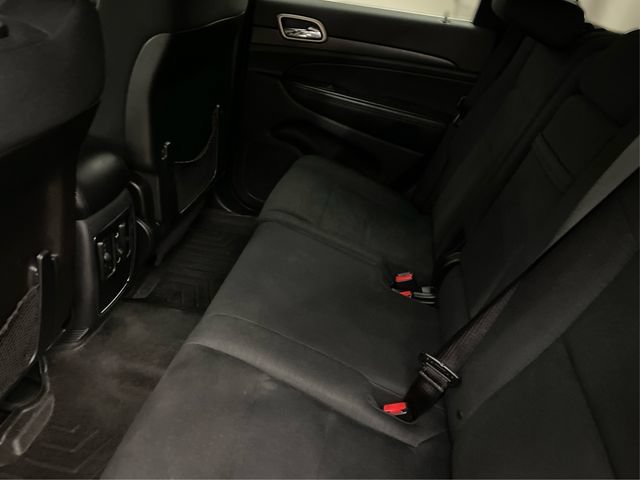 Used 2016 Jeep Grand Cherokee Laredo AWD/4WD image 11