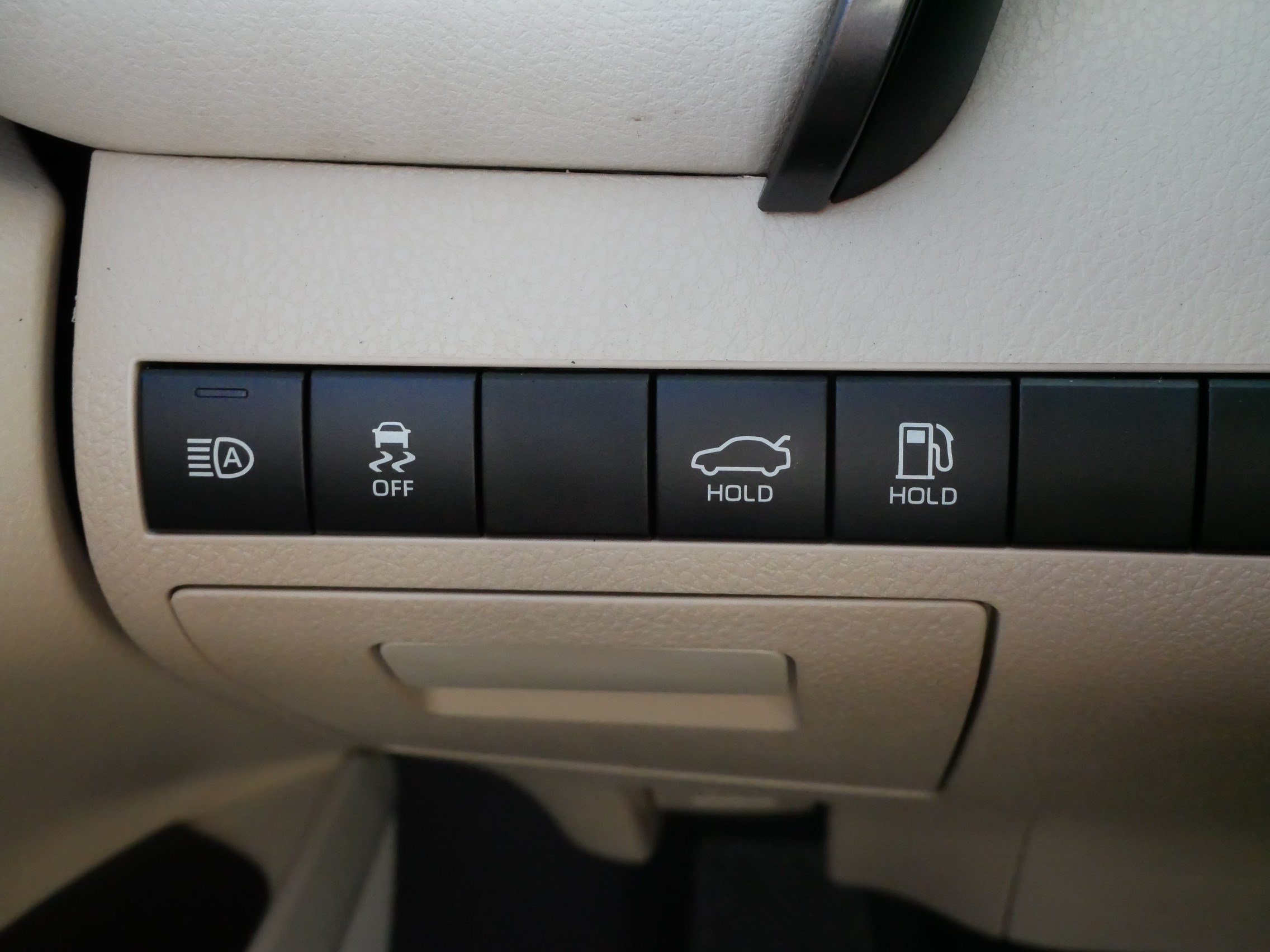 Used 2019 Toyota Camry LE FWD image 28