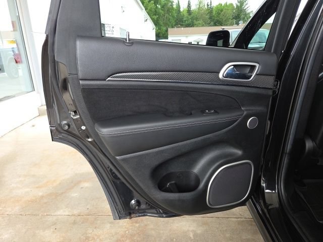 Used 2014 Jeep Grand Cherokee SRT8 w/ Luxury Group II AWD/4WD image 46