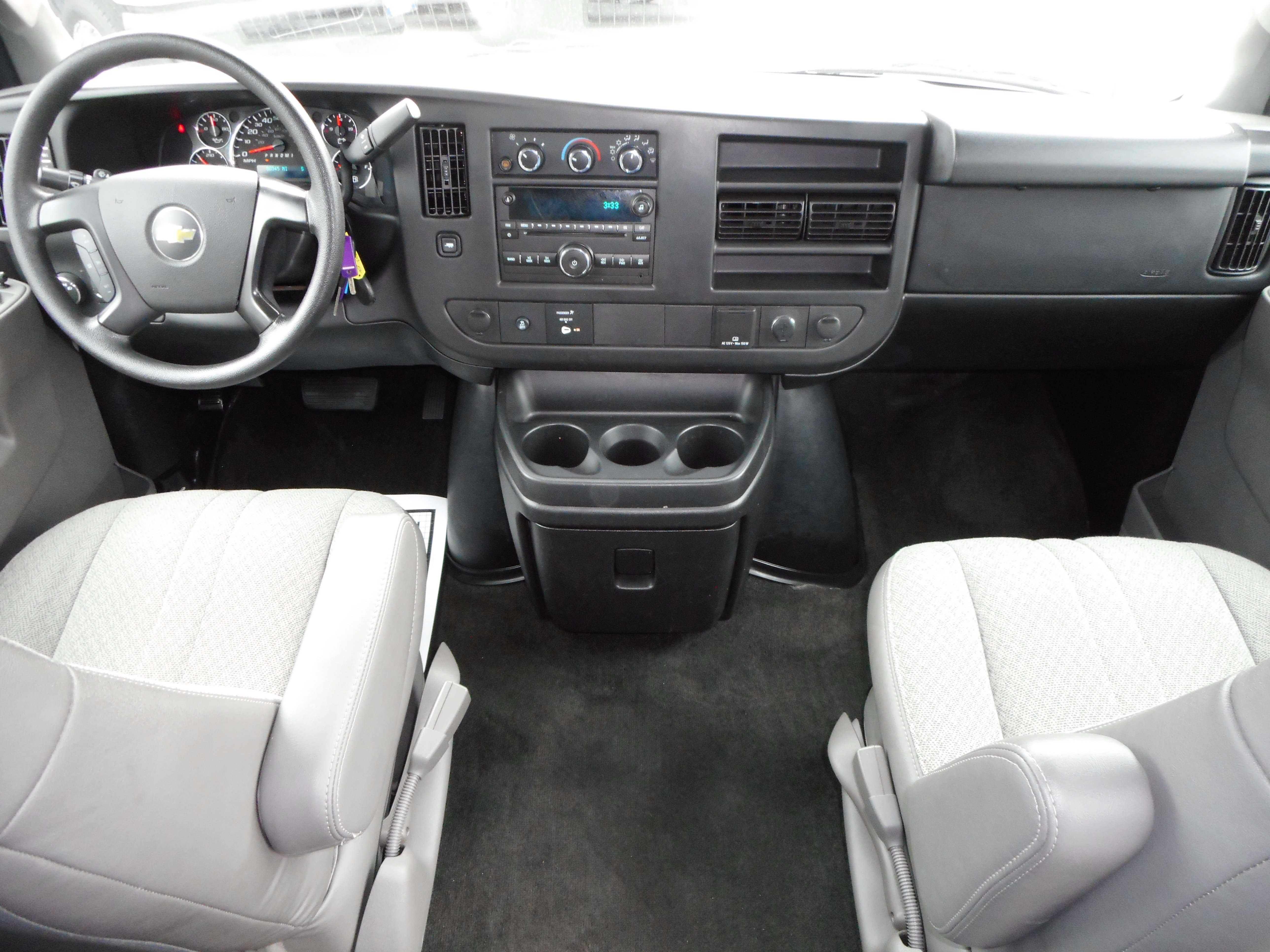 Used 2016 Chevrolet Express 3500 LT w/ LT Preferred Equipment Group RWD image 23