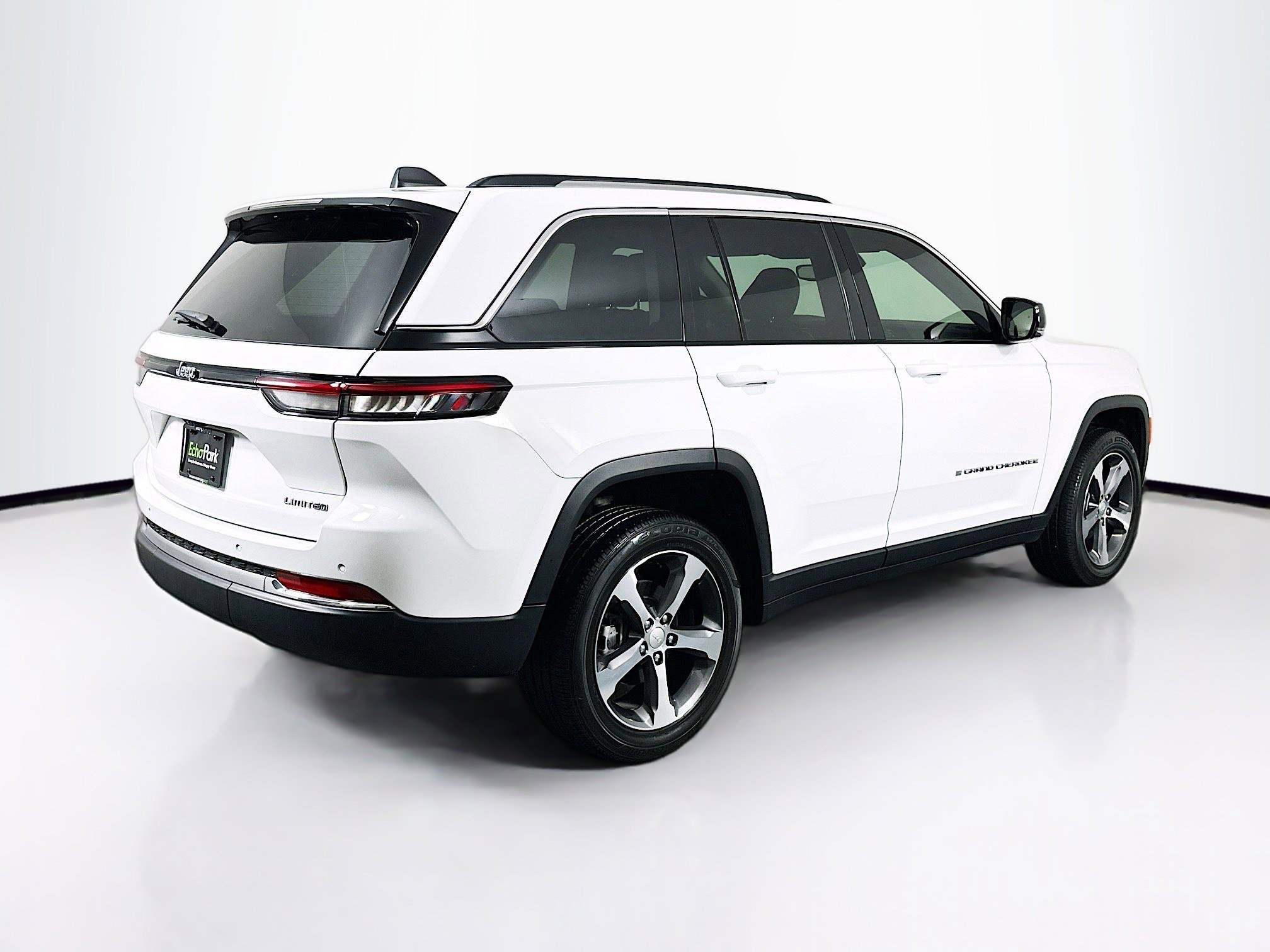 Used 2023 Jeep Grand Cherokee Limited w/ Trailer Tow Prep Group (B) image 9