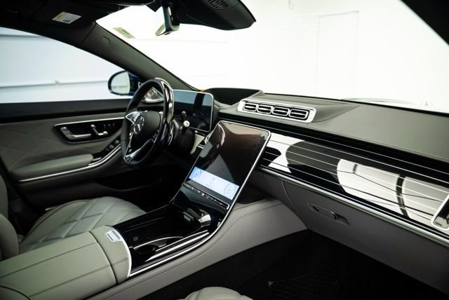 Used 2025 Mercedes-Benz Maybach S 580 4MATIC image 15