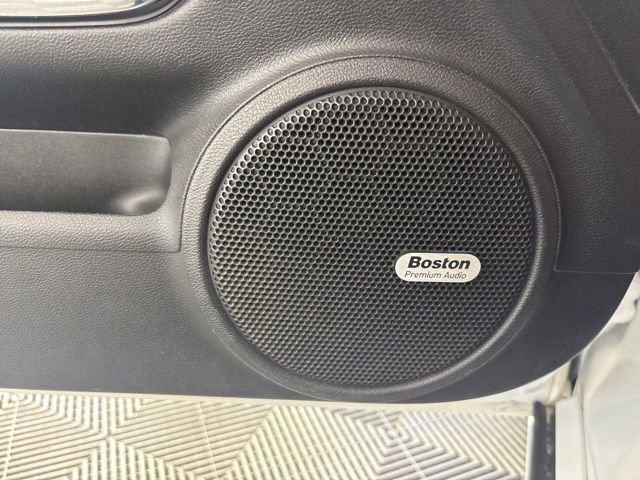 Used 2015 Chevrolet Camaro LT RWD image 15