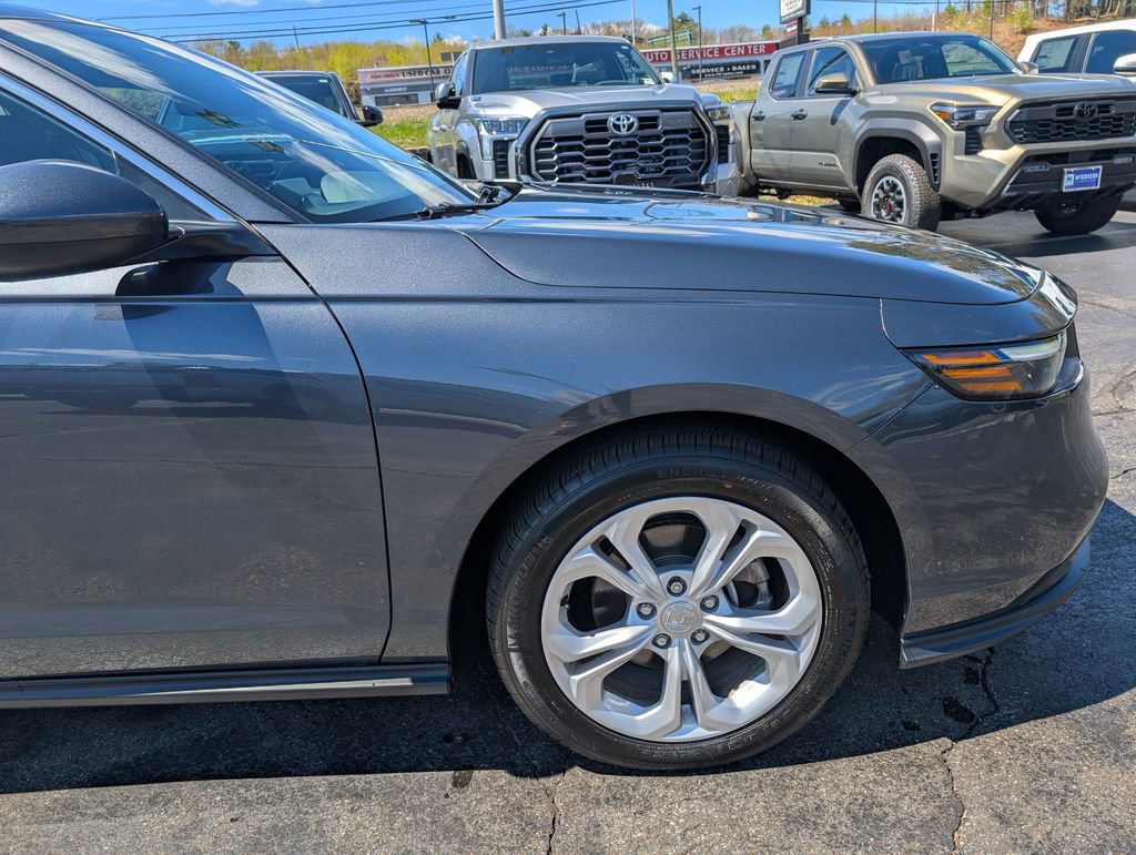 Used 2025 Honda Accord LX image 11