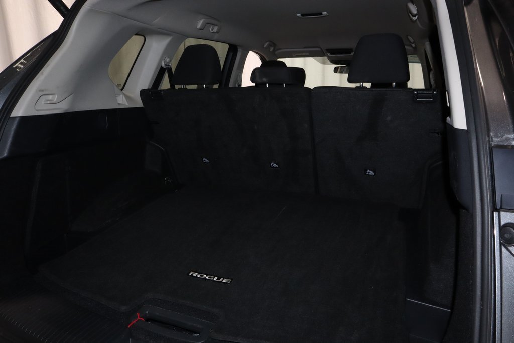 Certified 2025 Nissan Rogue SV image 12