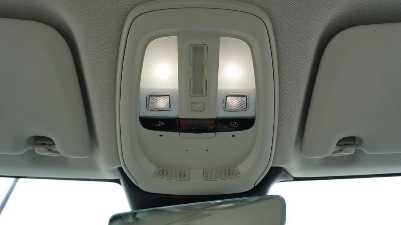 Used 2025 Volvo XC60 B5 Ultra w/ Protection Package Premier image 27