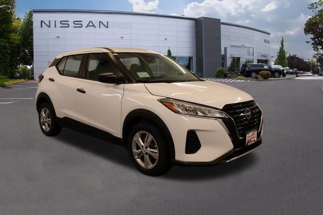 New 2025 Nissan Kicks Play S