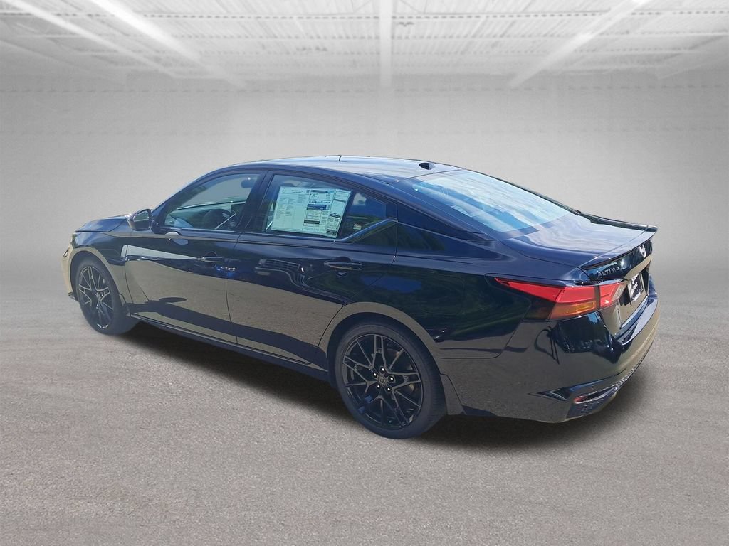 New 2026 Nissan Altima 2.5 SR w/ SR Midnight Edition Package FWD image 3