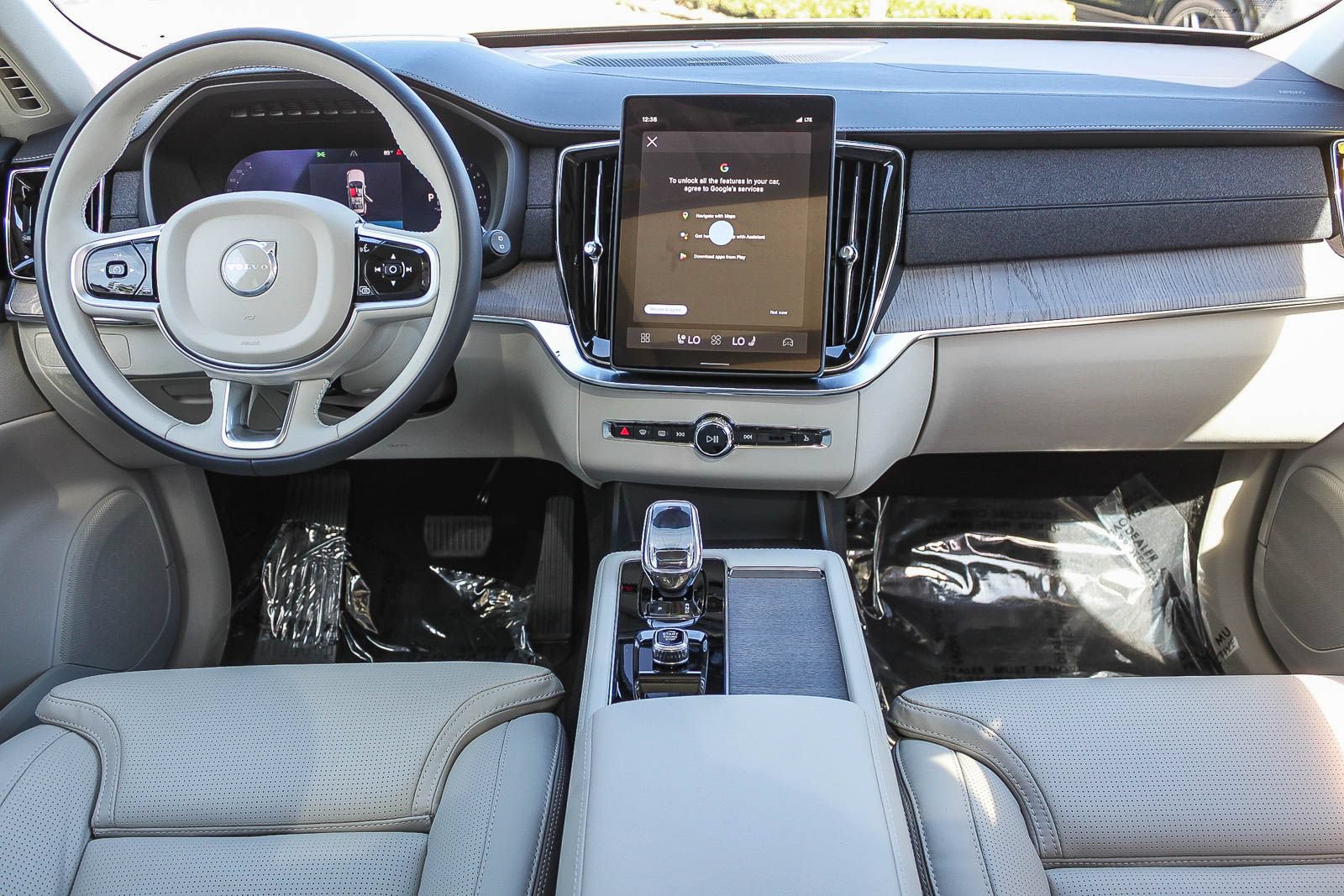 New 2026 Volvo XC90 B6 Ultra w/ Protection Package AWD/4WD image 14