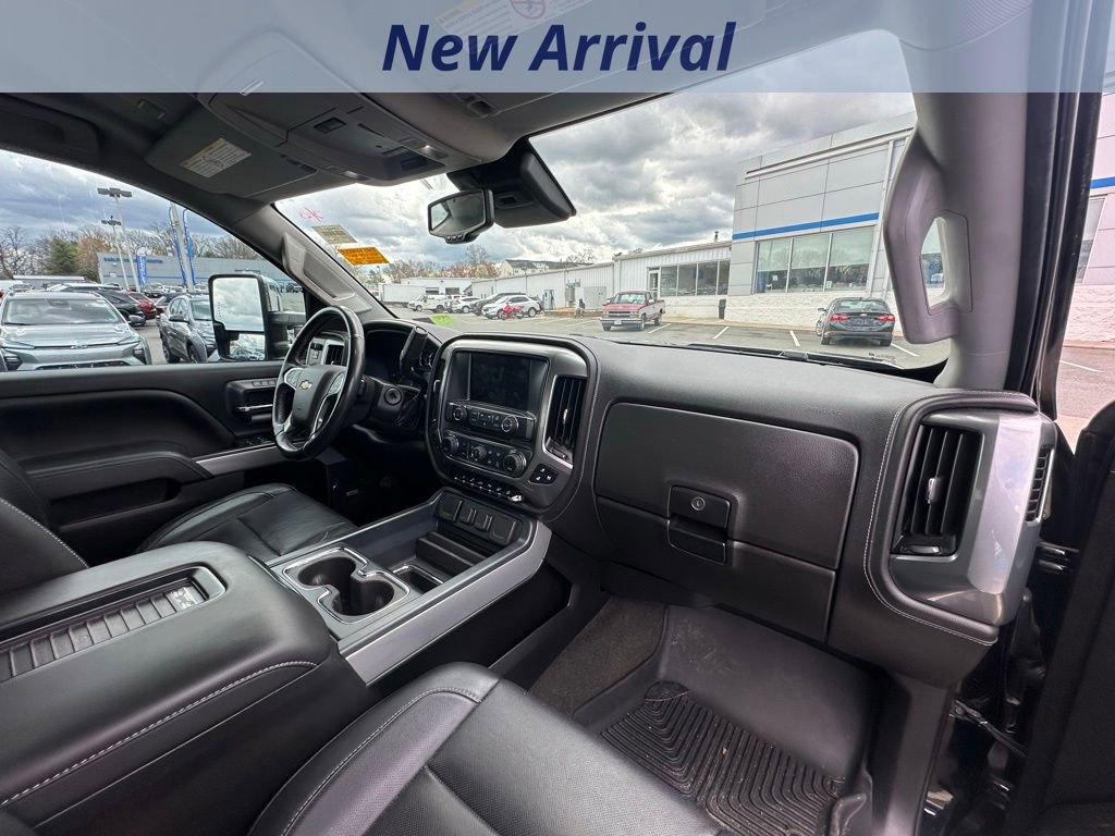 Used 2018 Chevrolet Silverado 2500 LTZ w/ Vortec Plus Package image 4