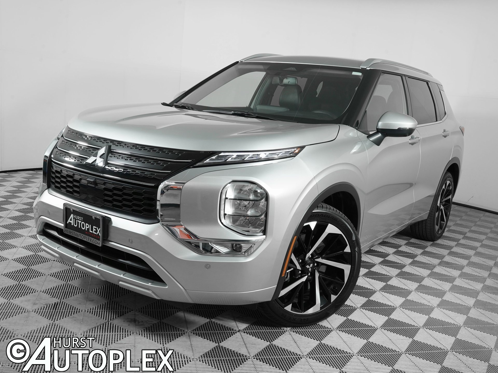 Used 2024 Mitsubishi Outlander SEL