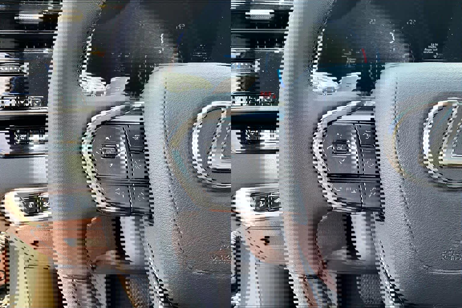 Used 2025 Lexus RX 350 Premium w/ Convenience Package image 21