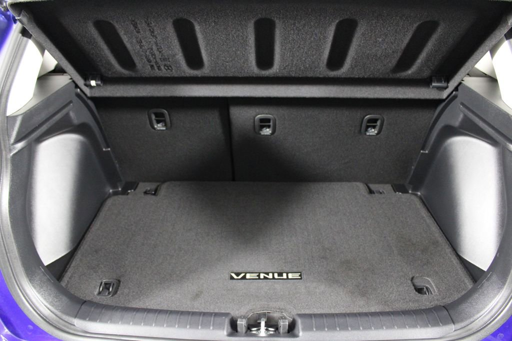 Certified 2024 Hyundai Venue SEL FWD image 17