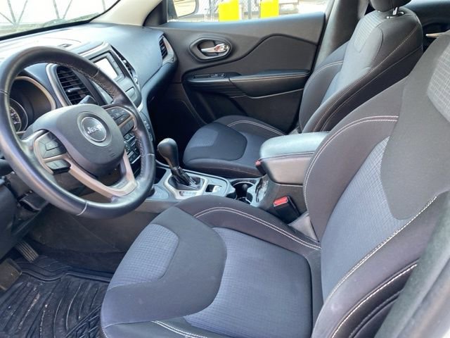 Used 2015 Jeep Cherokee Latitude image 14