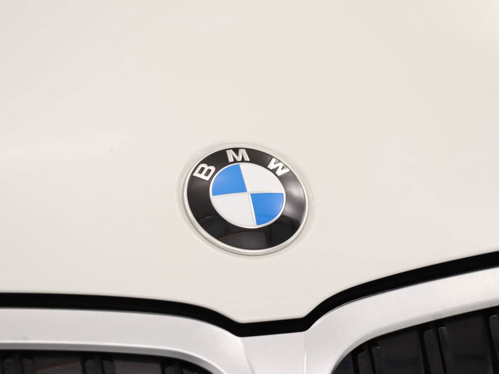 Used 2023 BMW 330i Sedan RWD image 9