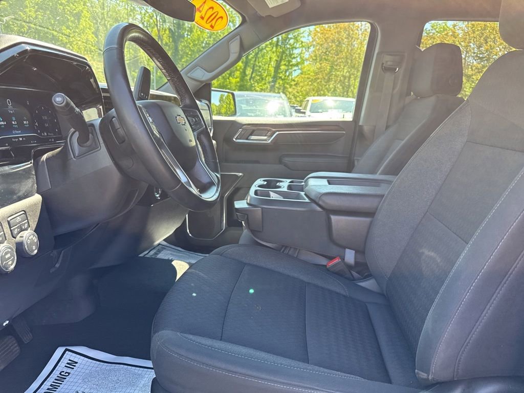 Used 2024 Chevrolet Silverado 1500 LT AWD/4WD image 9