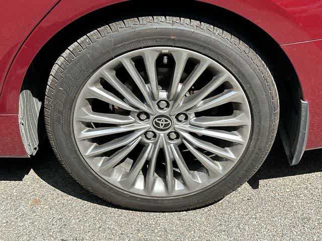 Used 2022 Toyota Avalon Limited w/ Advanced Safety Package FWD image 5